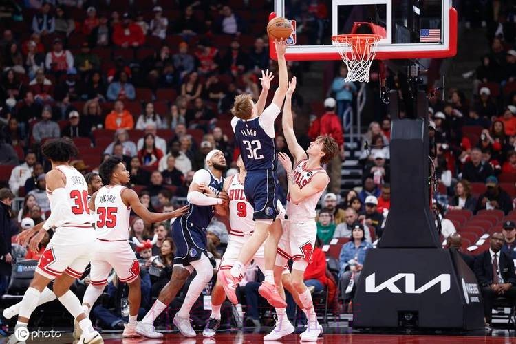 怀特22分 公牛战胜独行侠